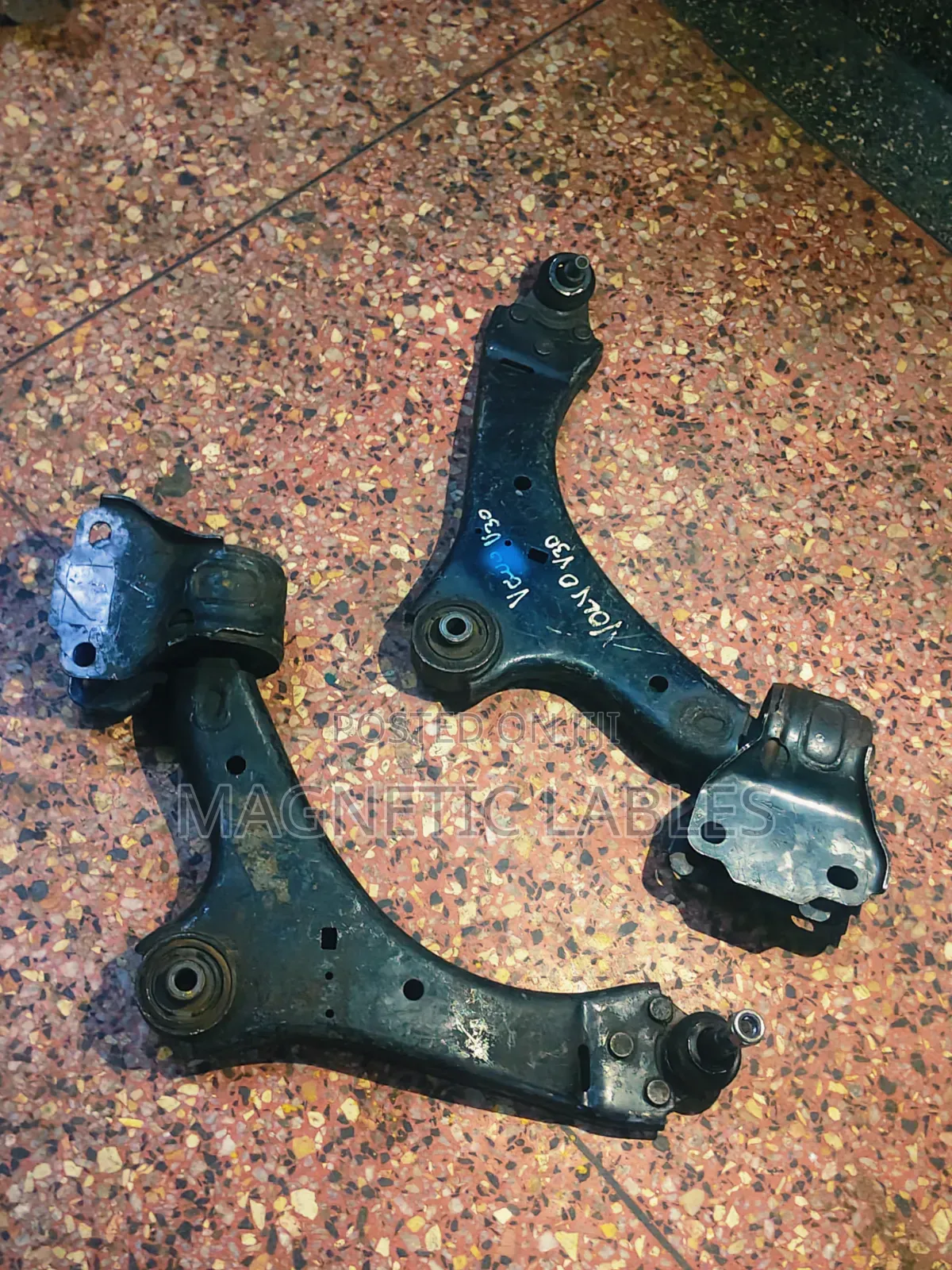 Land Rover Freelander 2/Volvo V30 Suspension Control Arms