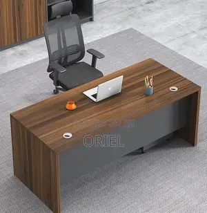 Modern Office Desk – Stylish Spacious Professional Workstation
