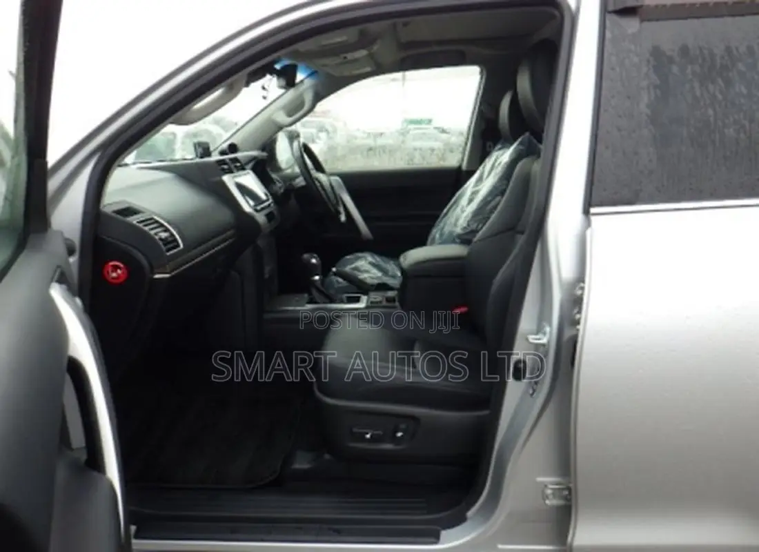 Toyota Land Cruiser 2019 Silver