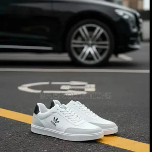 Adidas Sneakers