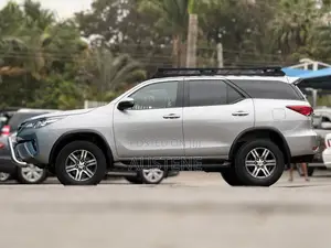 Toyota Fortuner 2019 Silver