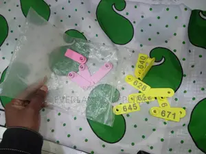 Ear Tags - Colored (100 Pieces)