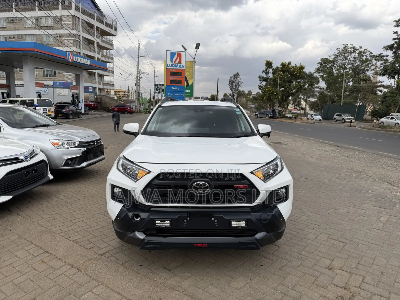 Toyota RAV4 Adventure 2021 White