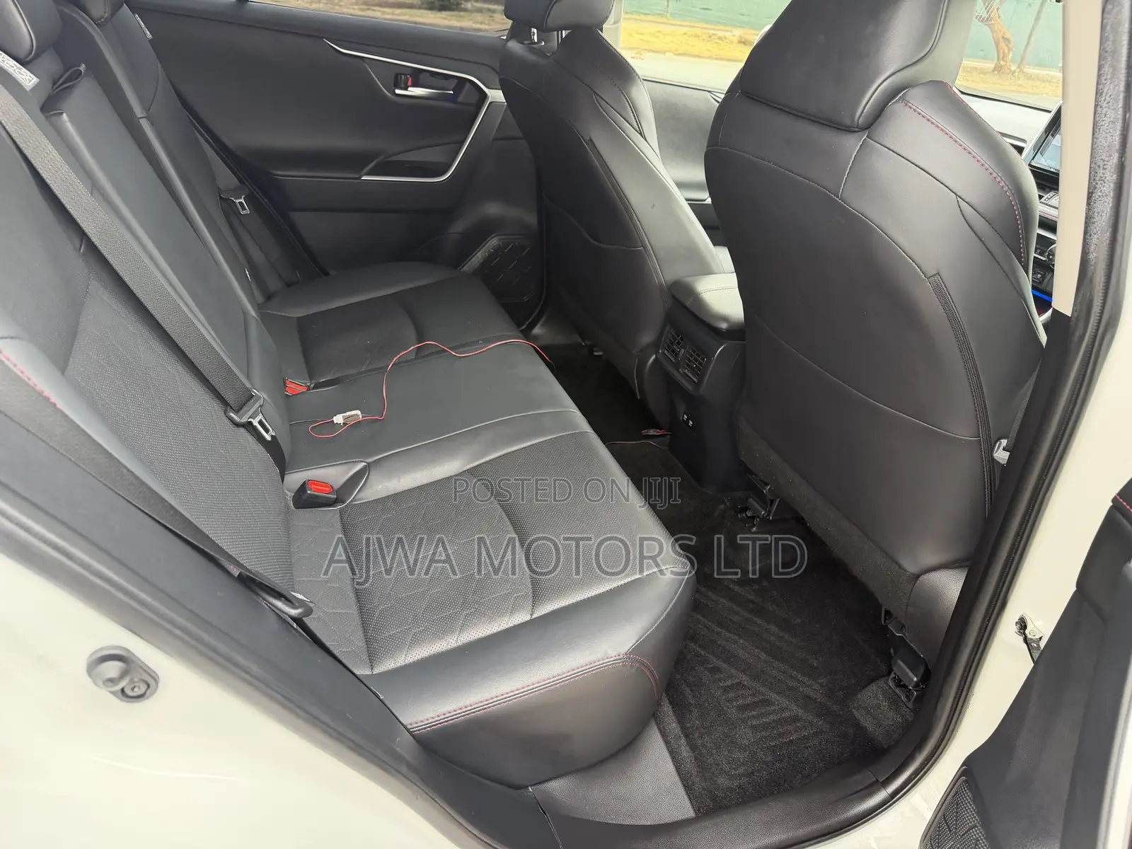 Toyota RAV4 Adventure 2021 White