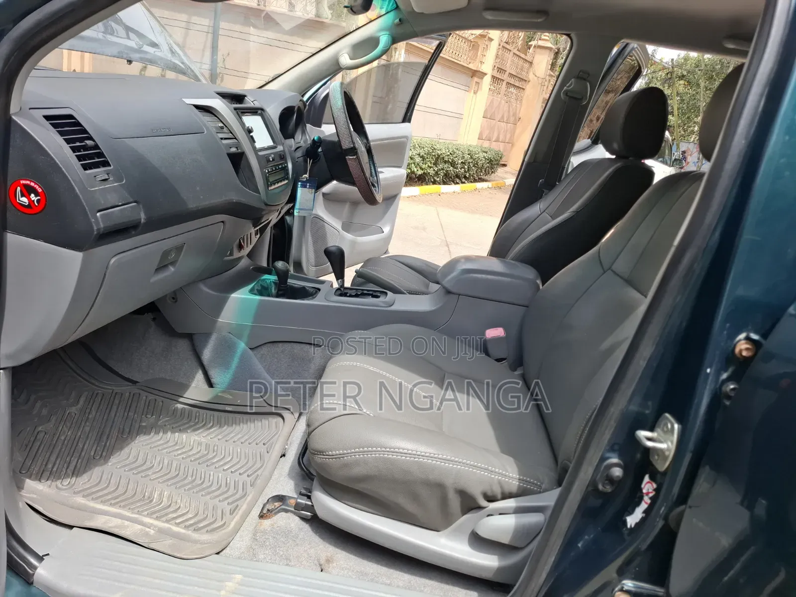 Toyota Hilux 2011 Green