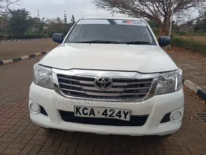 Toyota Hilux 2015 White