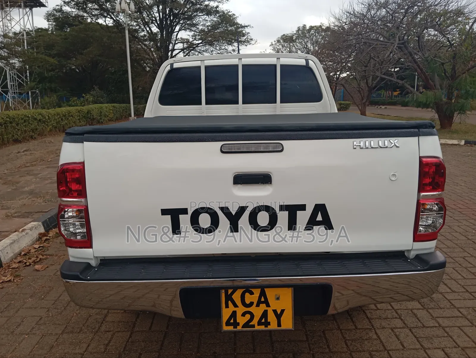 Toyota Hilux 2015 White