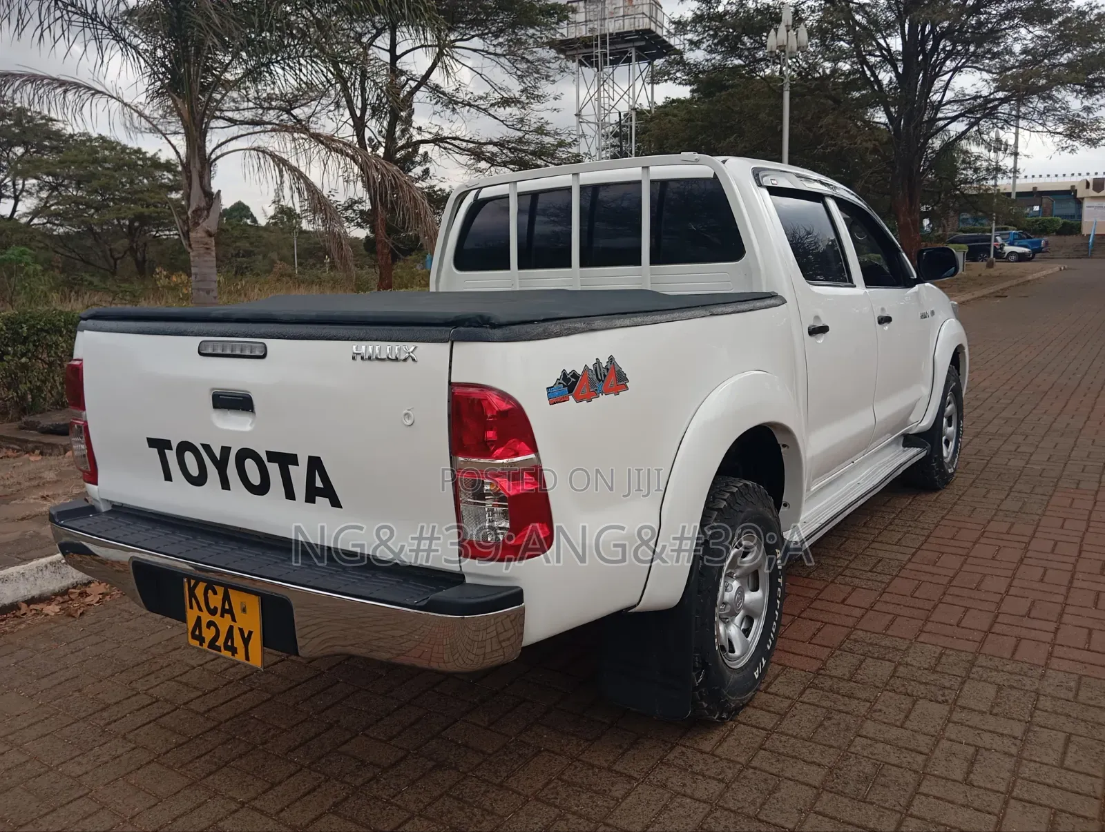 Toyota Hilux 2015 White