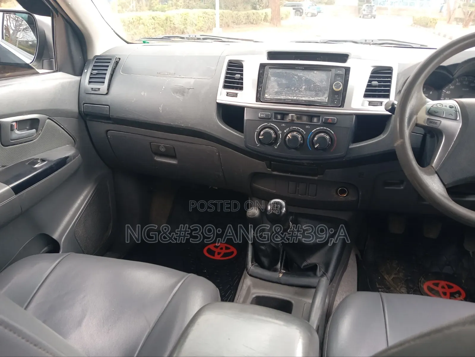 Toyota Hilux 2015 White