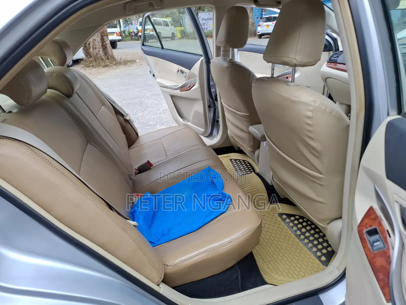 Toyota Premio 1.8 FWD 2013 Silver