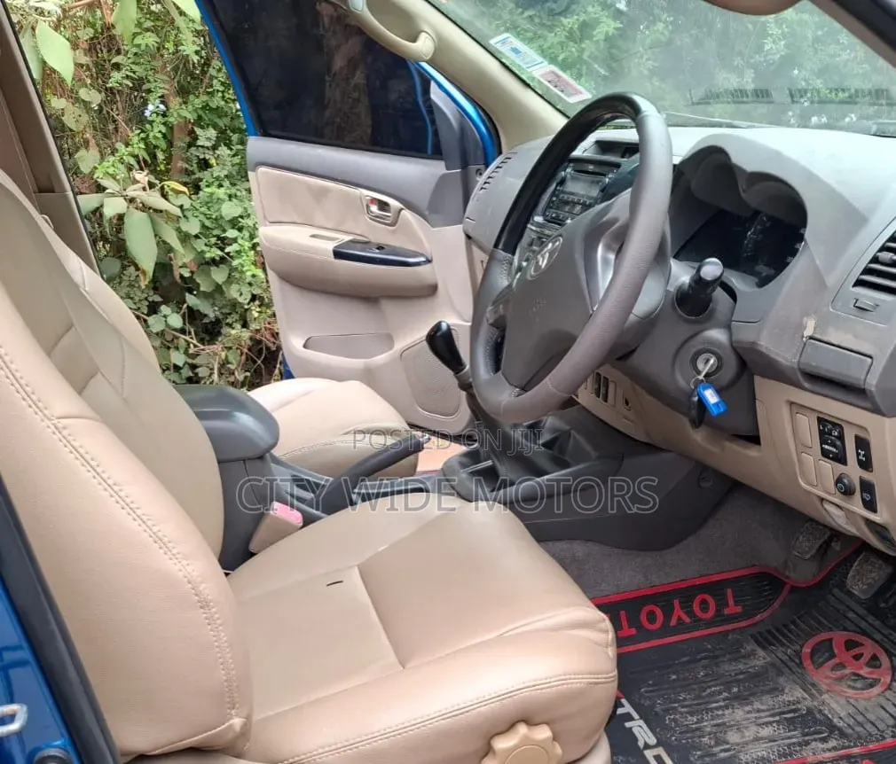 Toyota Fortuner 2012 Blue