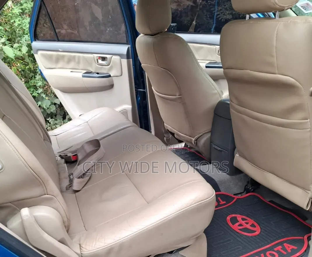 Toyota Fortuner 2012 Blue