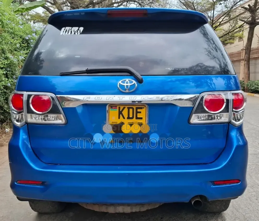 Toyota Fortuner 2012 Blue