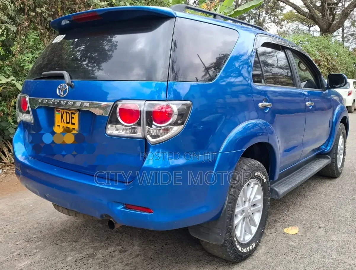 Toyota Fortuner 2012 Blue