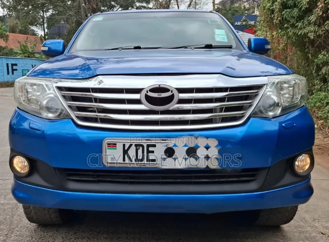 Toyota Fortuner 2012 Blue