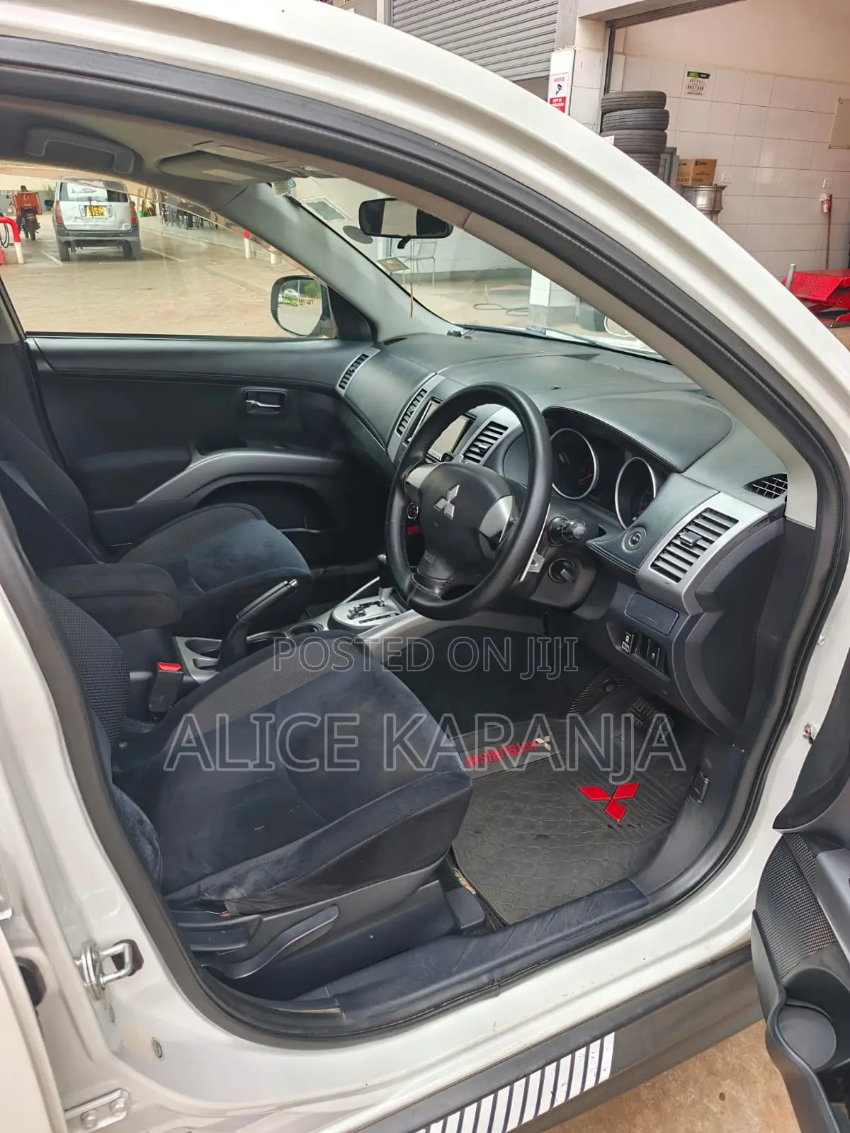Mitsubishi Outlander 2012 Pearl