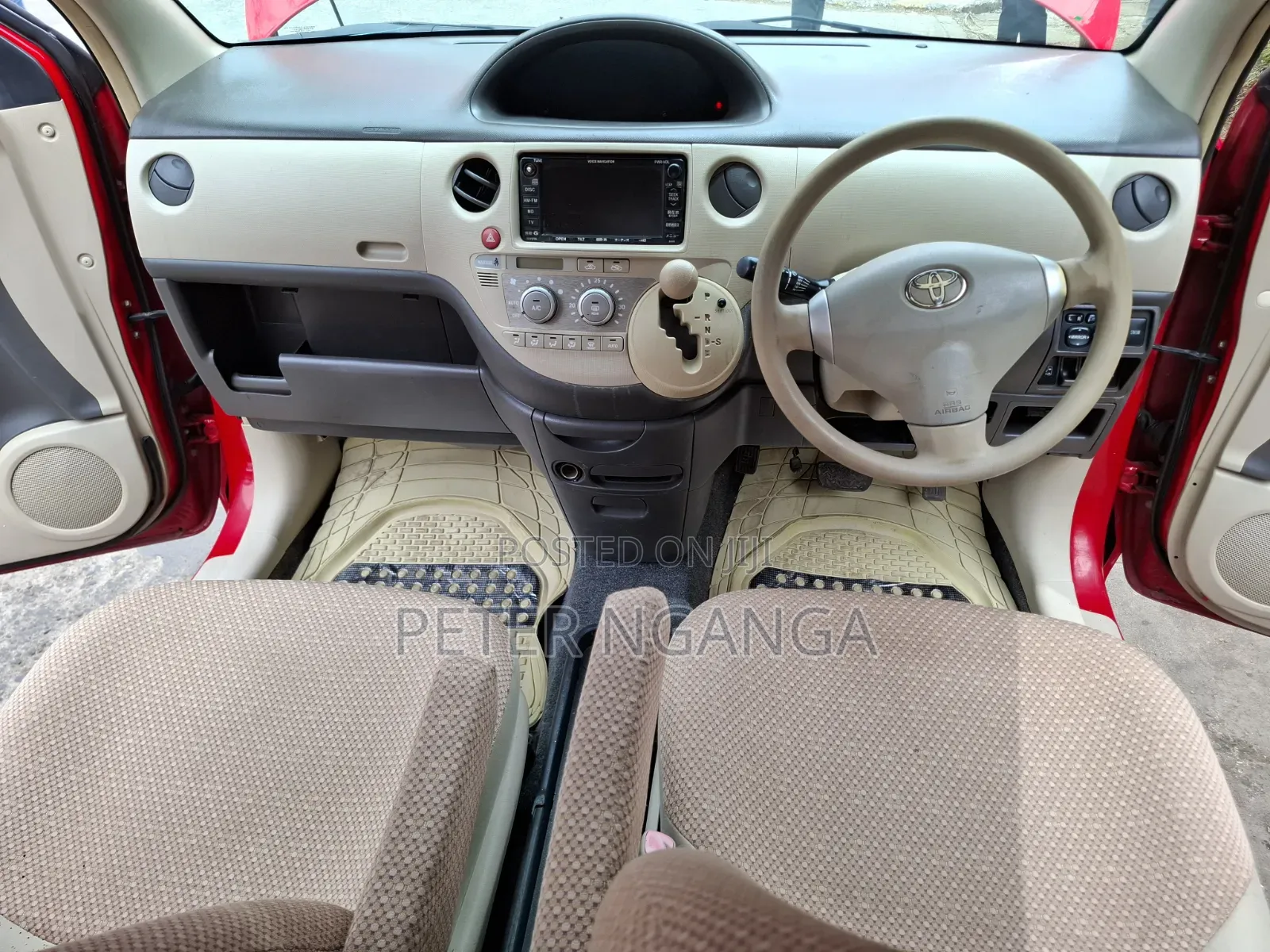 Toyota Sienta 1.5 FWD 2013 Red