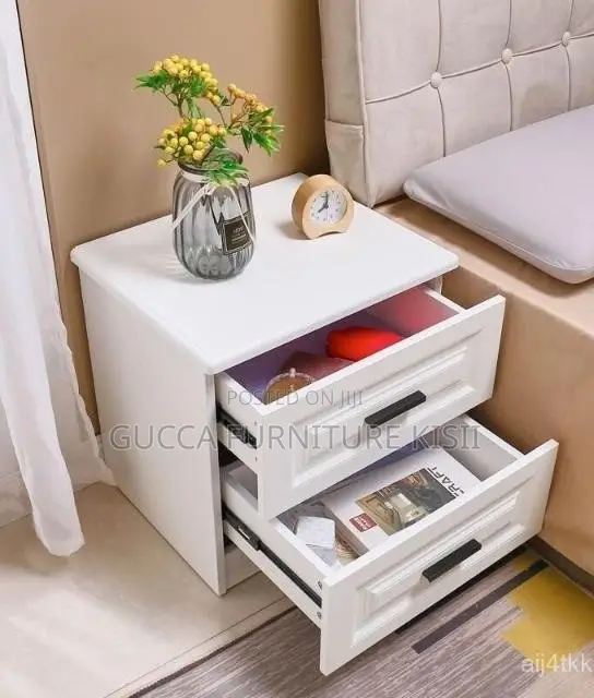 3 Drawer Modern Bedside Storage Cabinet (White).