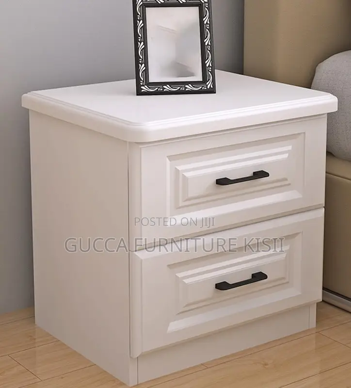 3 Drawer Modern Bedside Storage Cabinet (White).