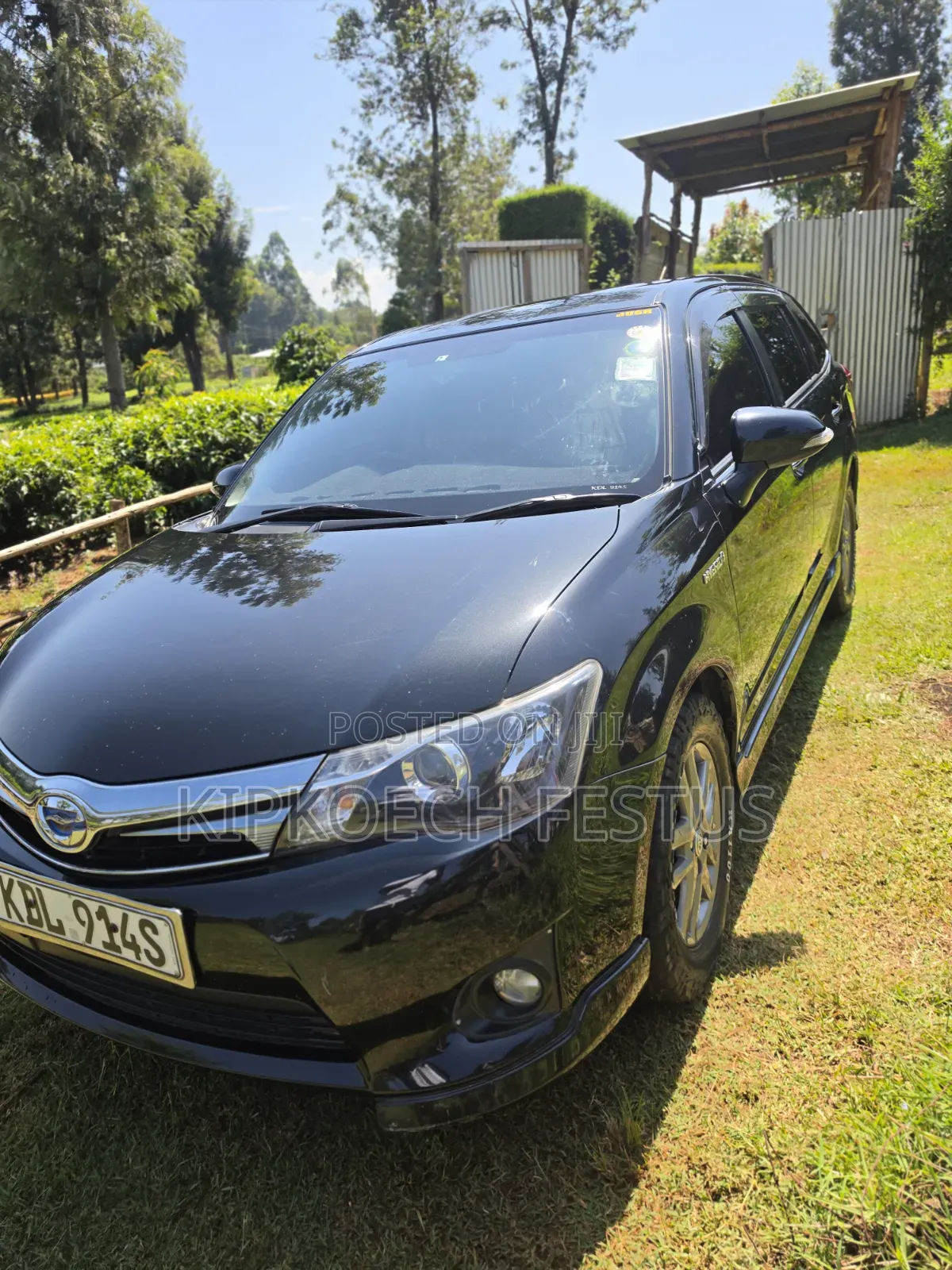 Toyota Corolla Fielder 1.5 Hybrid FWD 2015 Black