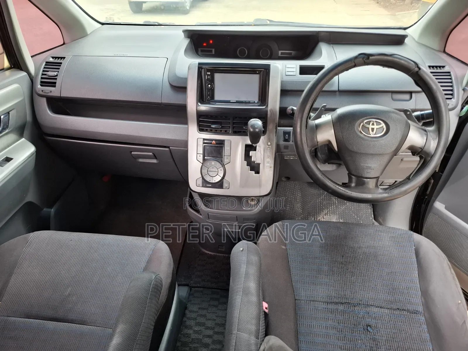 Toyota Voxy X 2WD 8-Seater 2010 Black