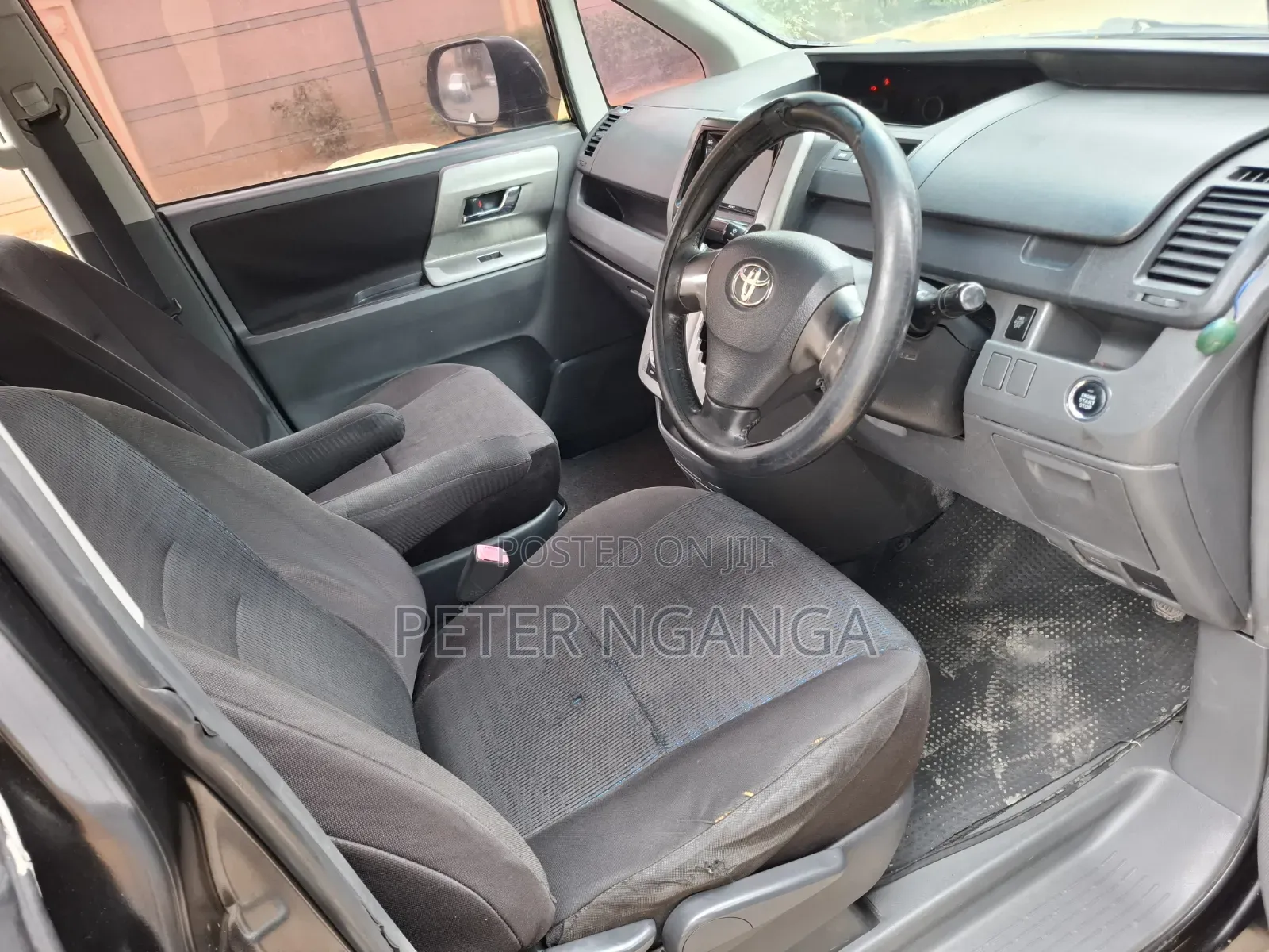 Toyota Voxy X 2WD 8-Seater 2010 Black