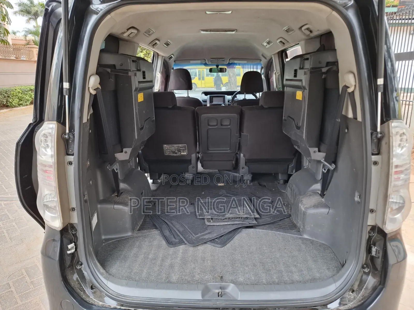 Toyota Voxy X 2WD 8-Seater 2010 Black