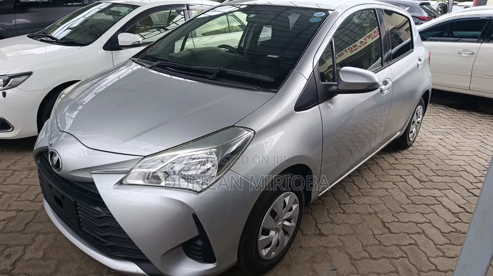 Toyota Vitz 2018 Silver