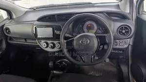 Toyota Vitz 2018 Silver