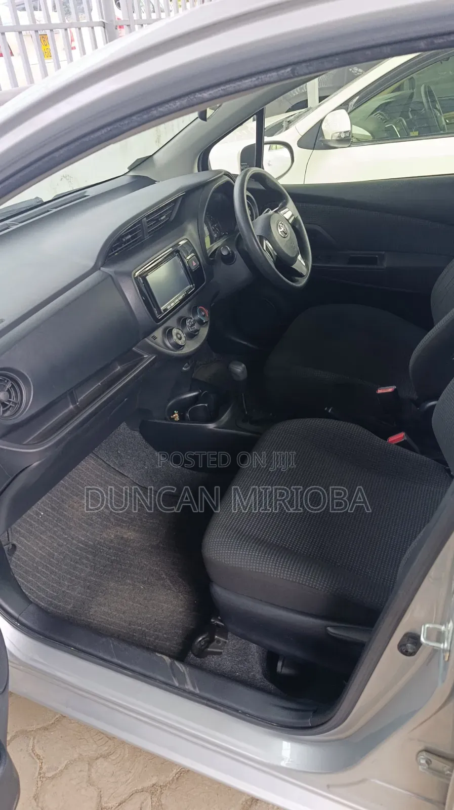 Toyota Vitz 2018 Silver
