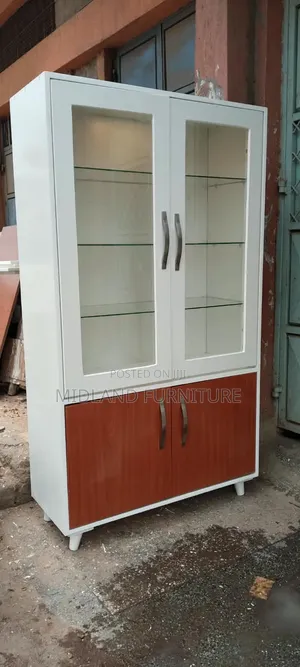 Display Cupboard With Light Pay on Delivery