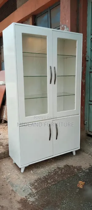 Display Cupboard With Light Pay on Delivery