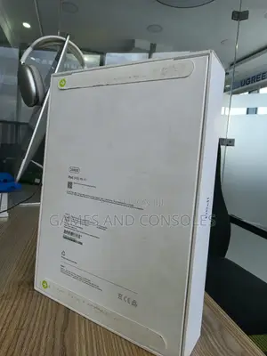 New Apple iPad (2025) 256 GB