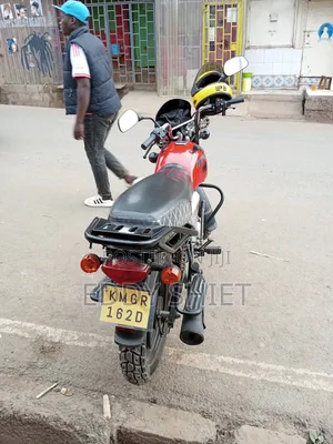 Bajaj Boxer 150 UG 2025 Red