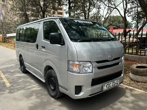 Toyota HiAce 2014 Silver
