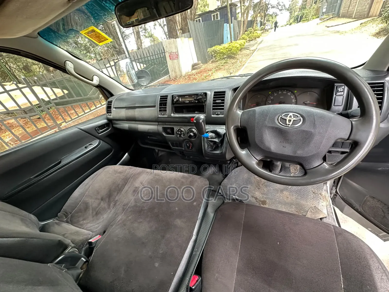 Toyota HiAce 2014 Silver