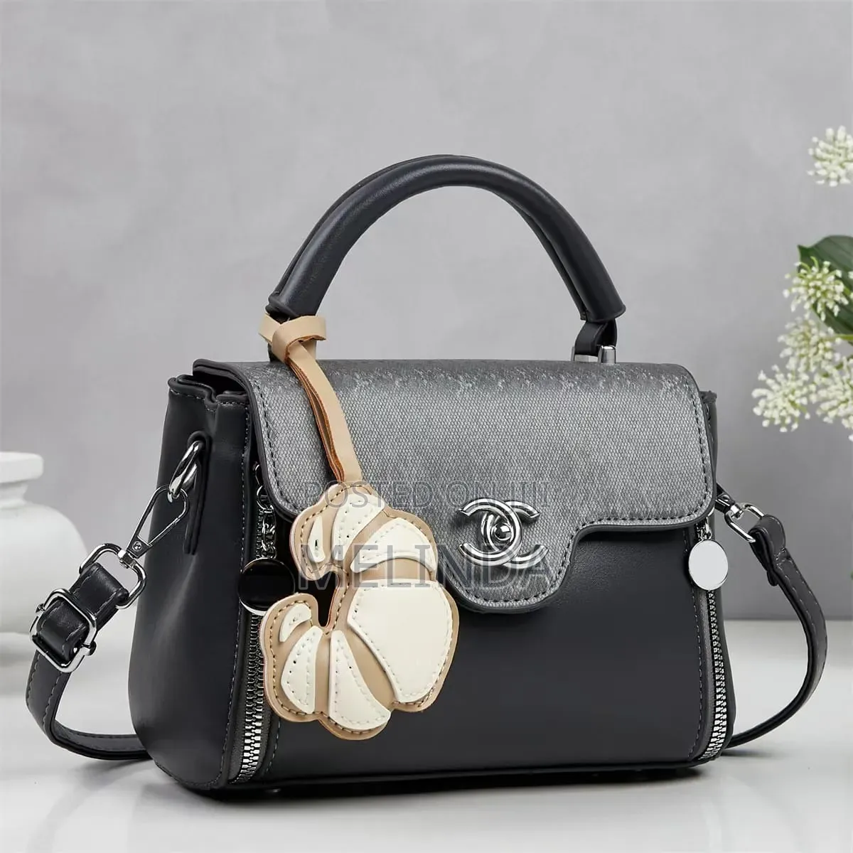 Quality Ladies Handbag With Multiple Partition Inside