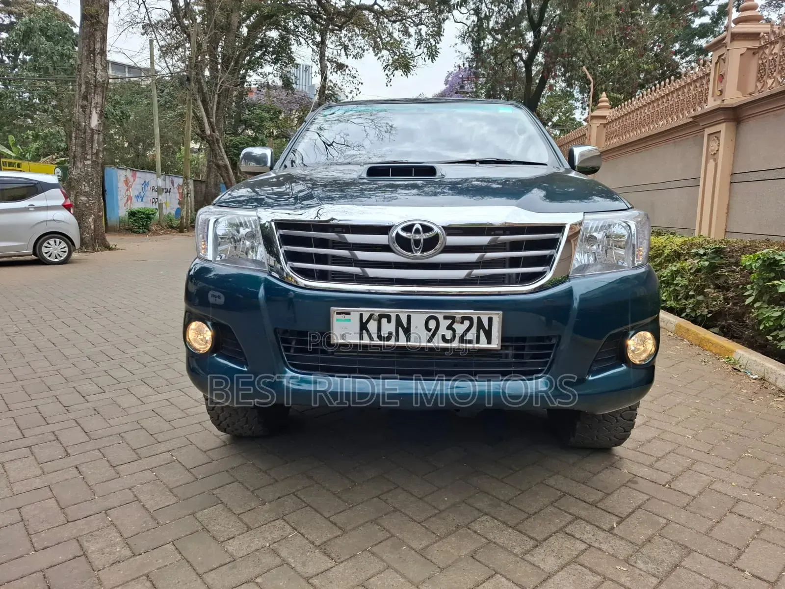 Toyota Hilux 2010 Green