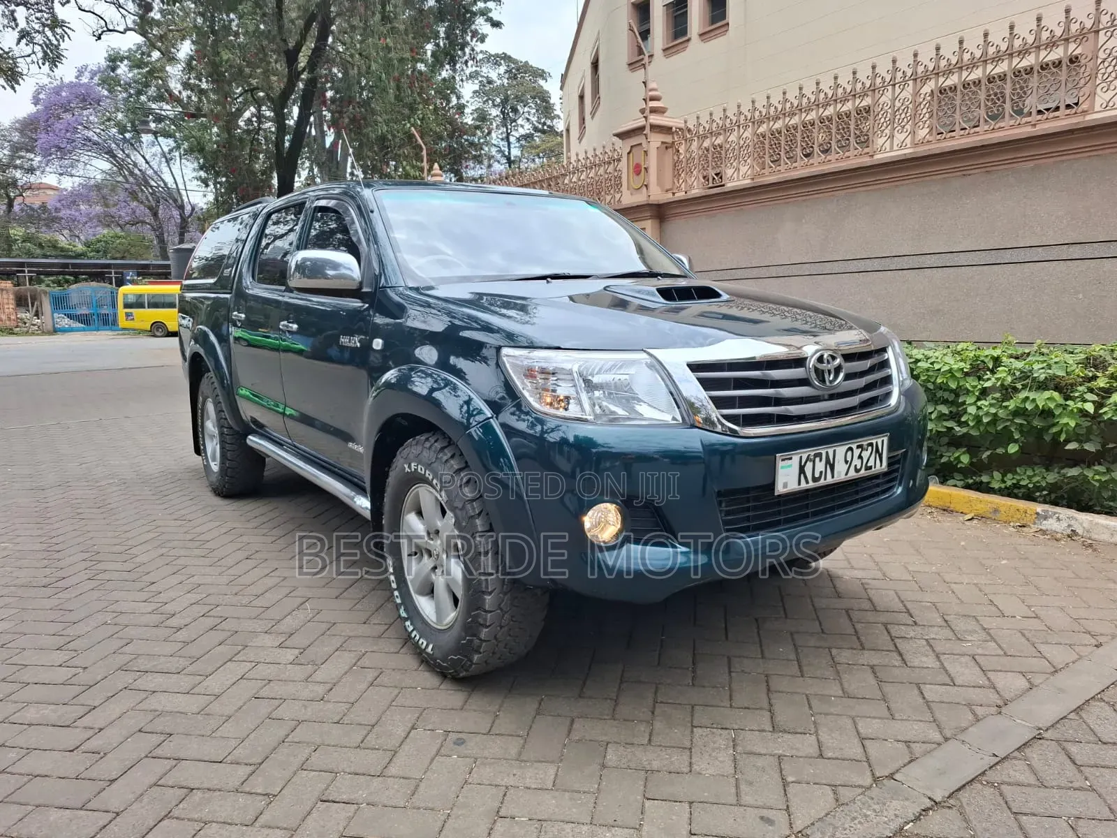 Toyota Hilux 2010 Green