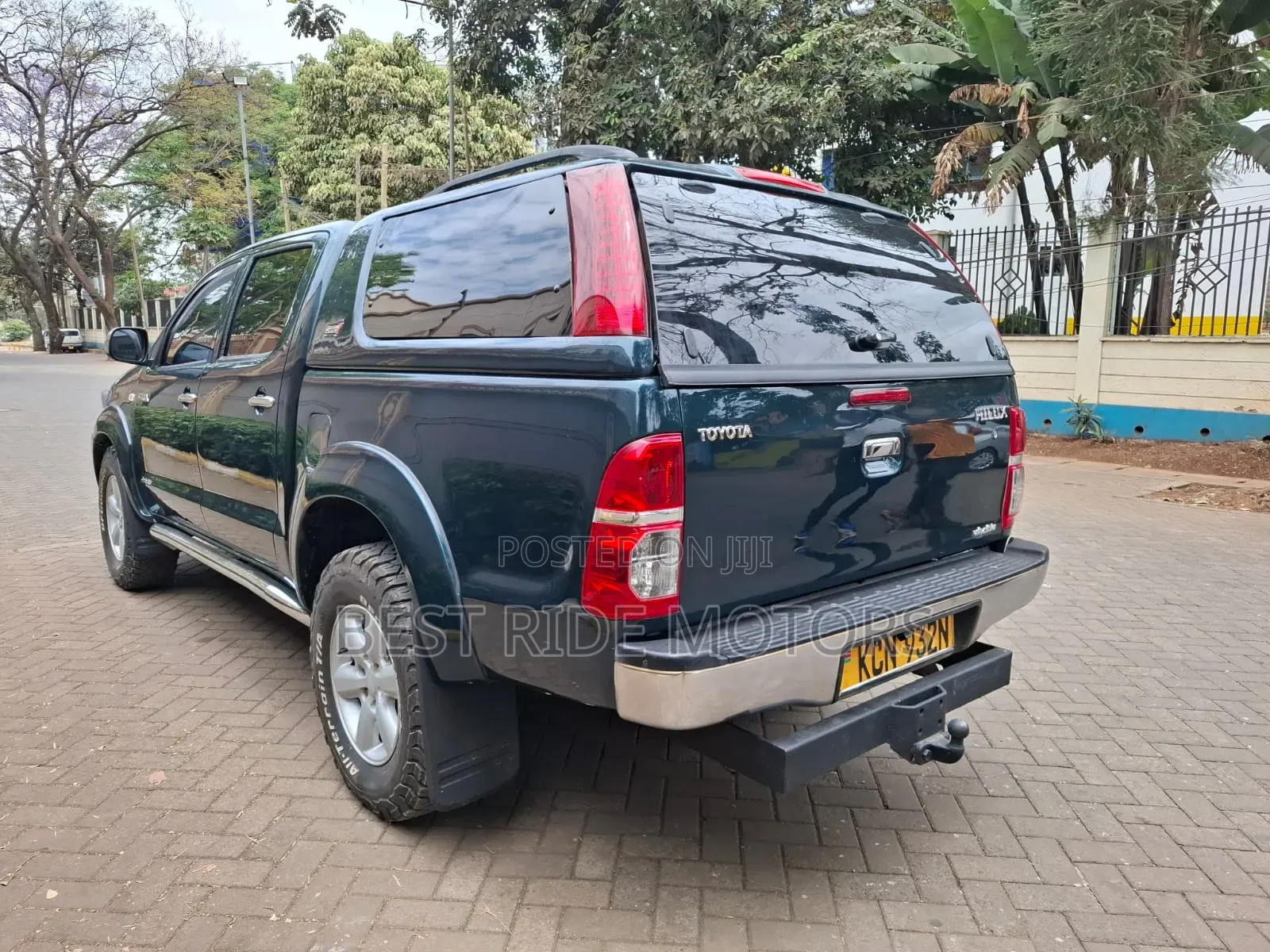 Toyota Hilux 2010 Green