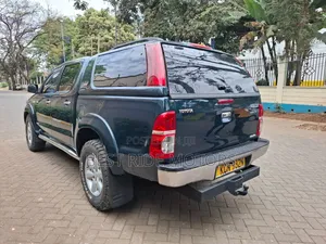 Toyota Hilux 2010 Green