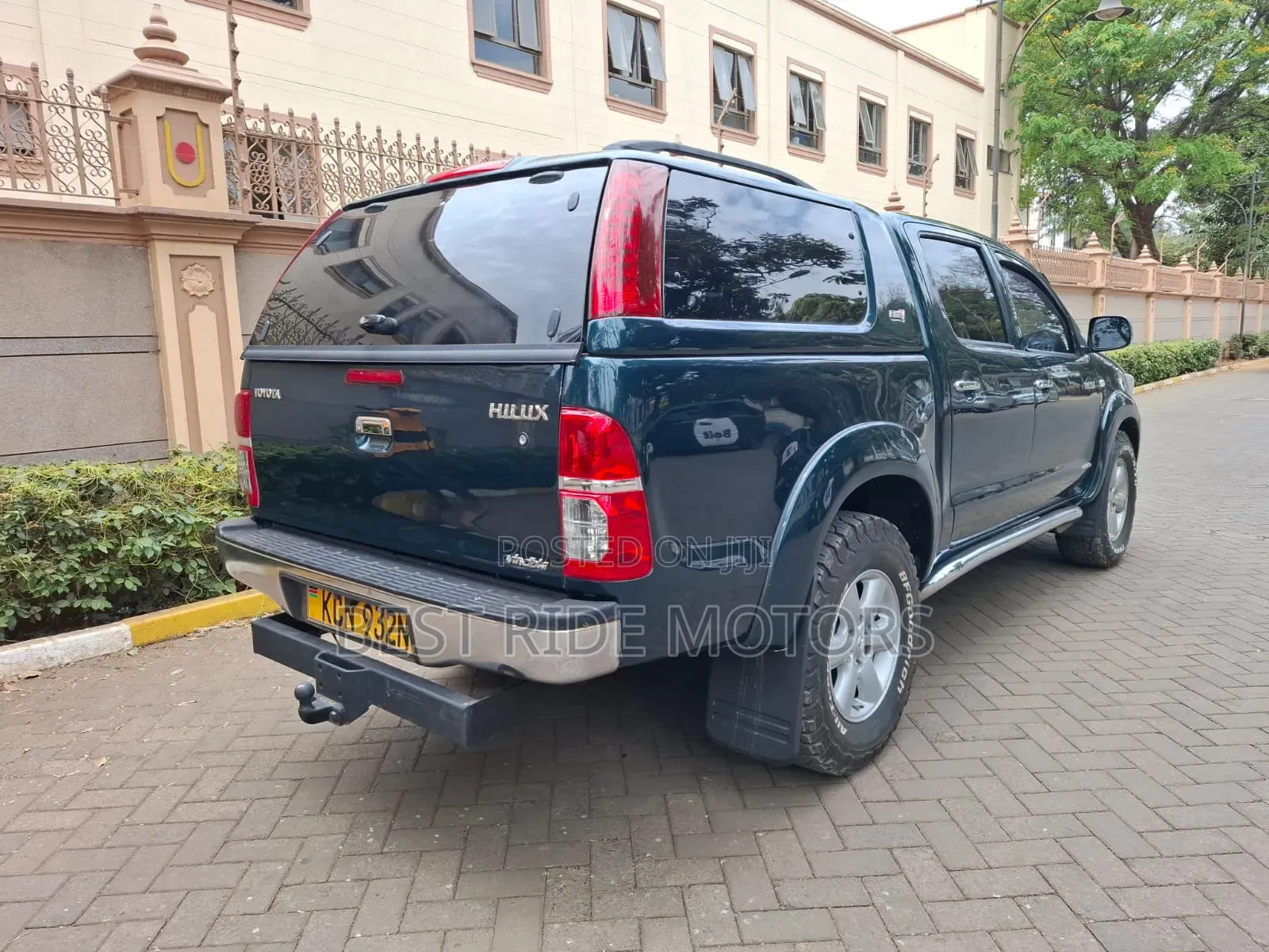 Toyota Hilux 2010 Green
