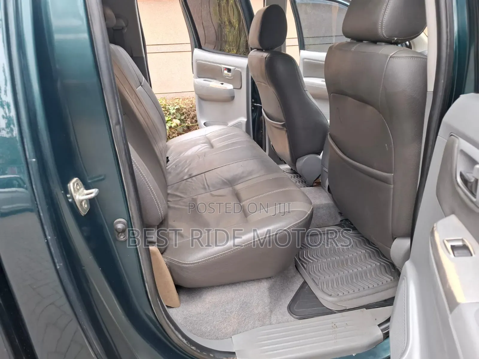 Toyota Hilux 2010 Green