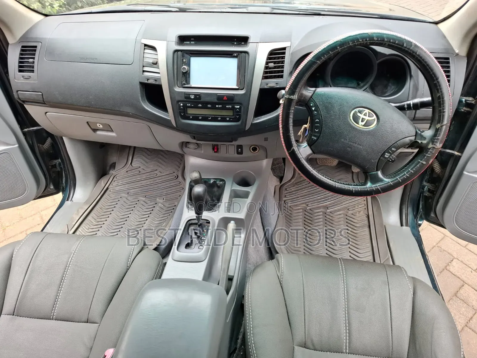Toyota Hilux 2010 Green