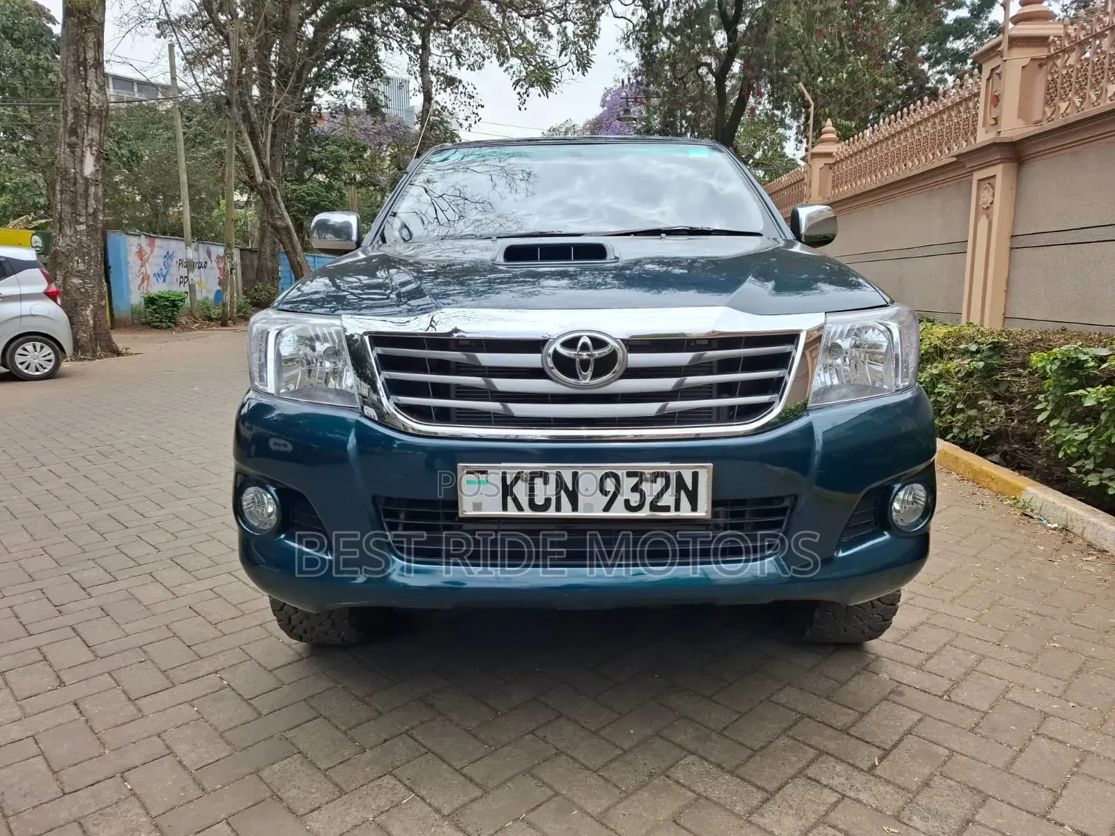 Toyota Hilux 2010 Green