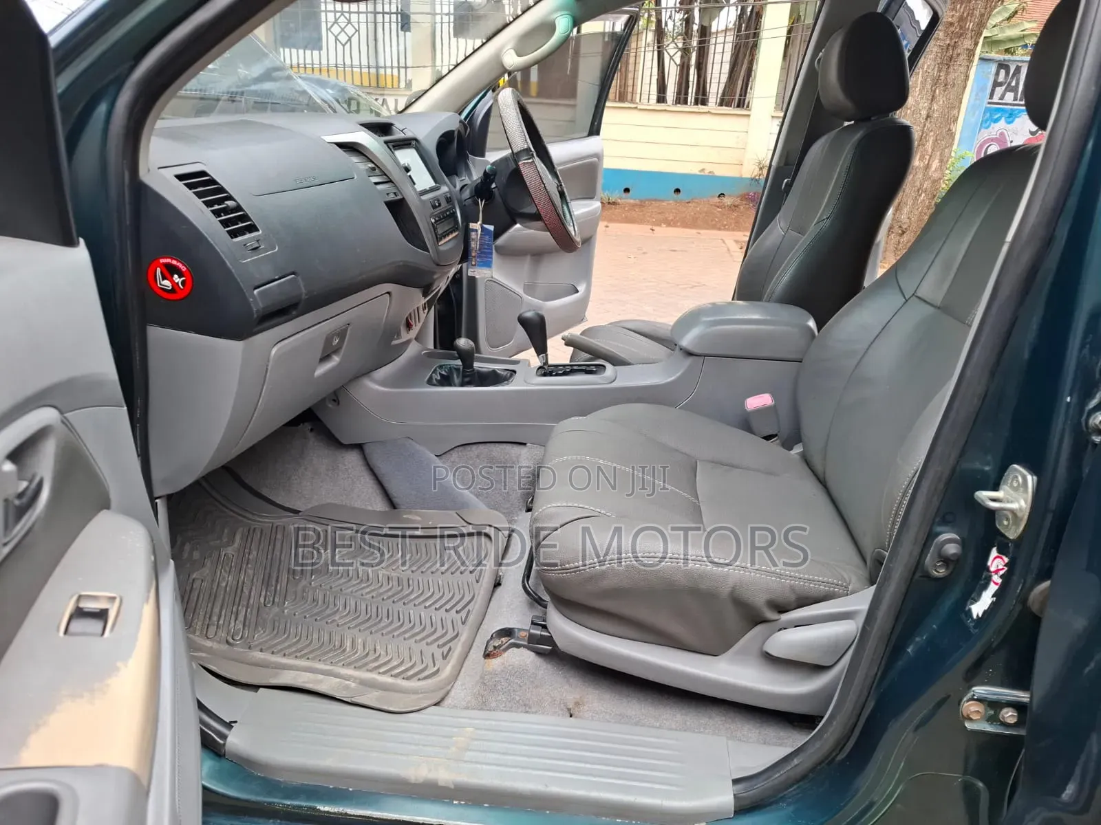 Toyota Hilux 2010 Green
