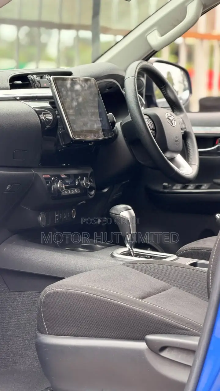 Toyota Hilux Revo Double Cab Deisel 2.4 AWD 2020 Blue