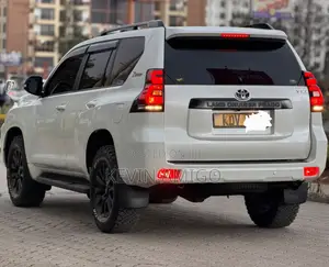 Toyota Land Cruiser Prado 2.8 2023 White