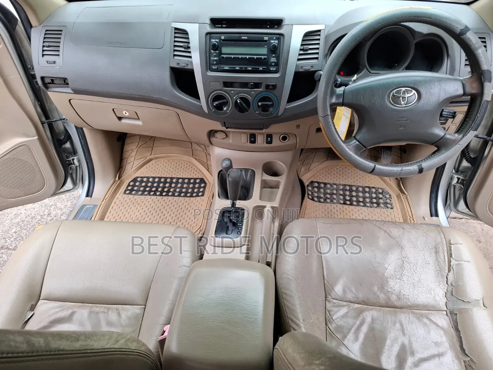 Toyota Hilux 2010 Silver