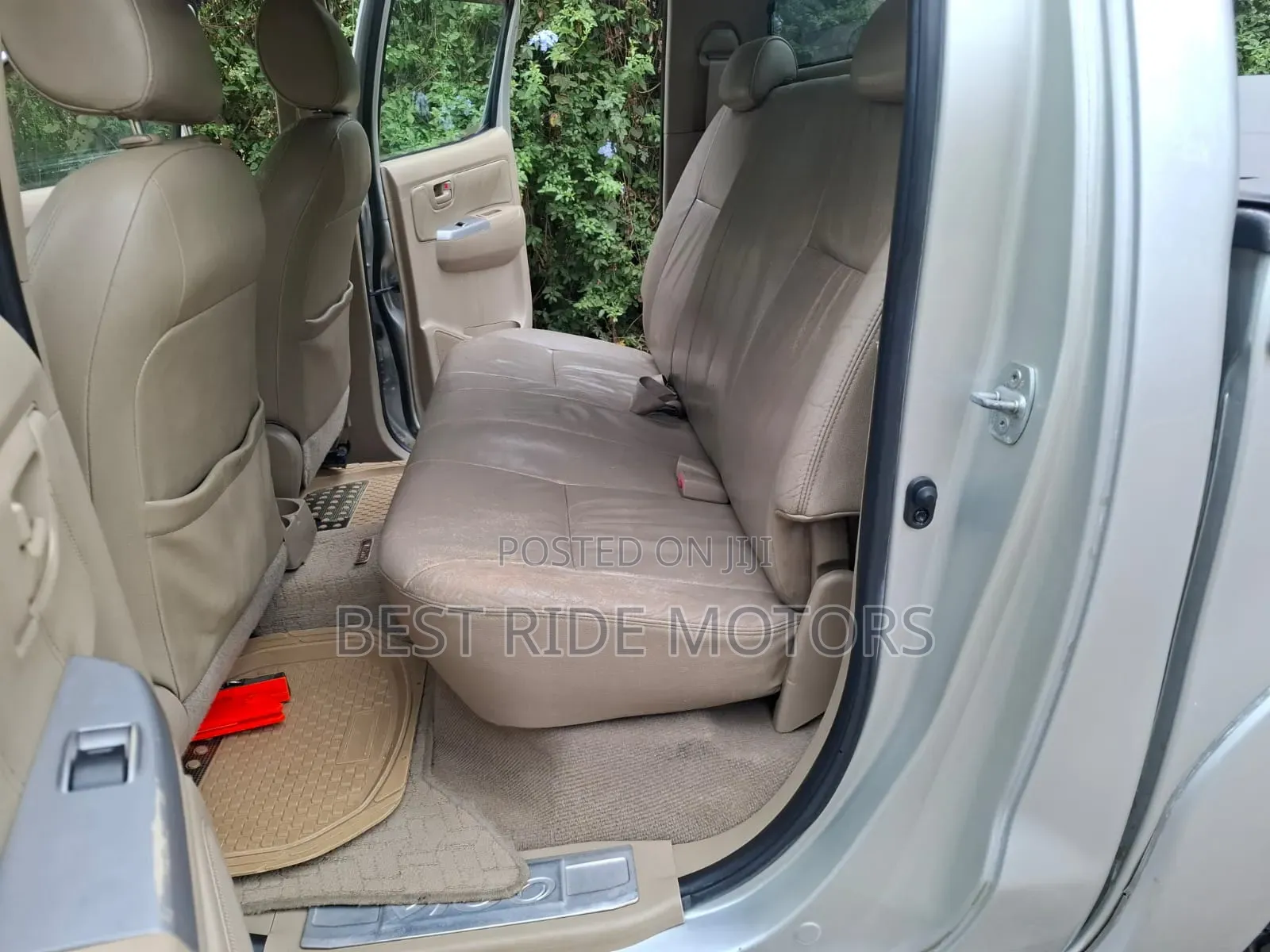 Toyota Hilux 2010 Silver